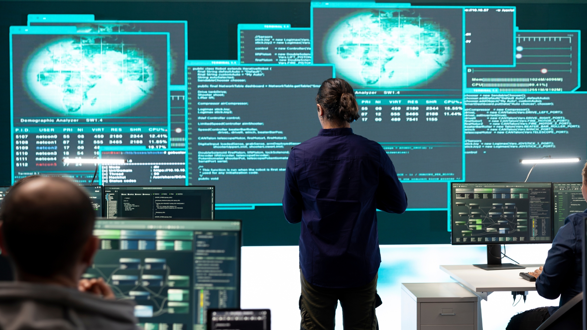 Data Integrity in the AI Era: Breaking Silos with Enterprise Data Fabric